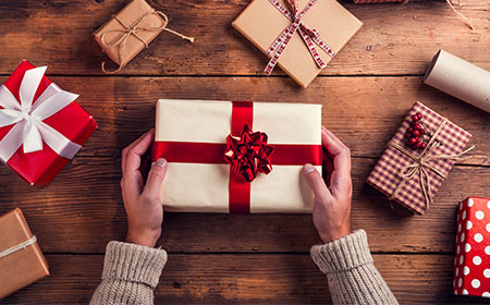 Regali di Natale: idee regalo per lei e per lui