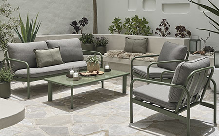 Come scegliere il perfetto set lounge per il tuo salotto all'aperto