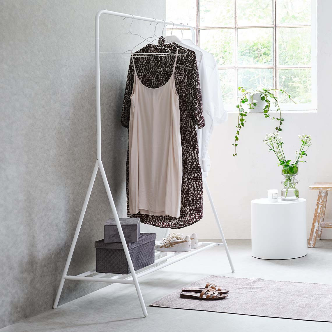 LYNGDAL white clothes rail White clothes rail in sleek design