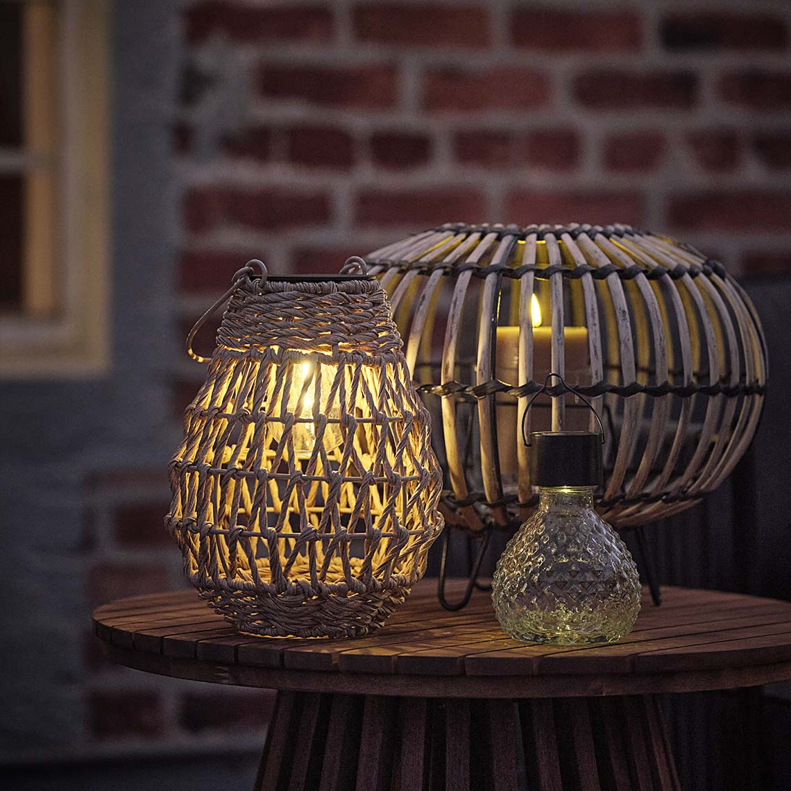 ENGHAUK, LAPPSPURV e BREMSE – lanterne e lampade Lanterne e luci solari accese di sera