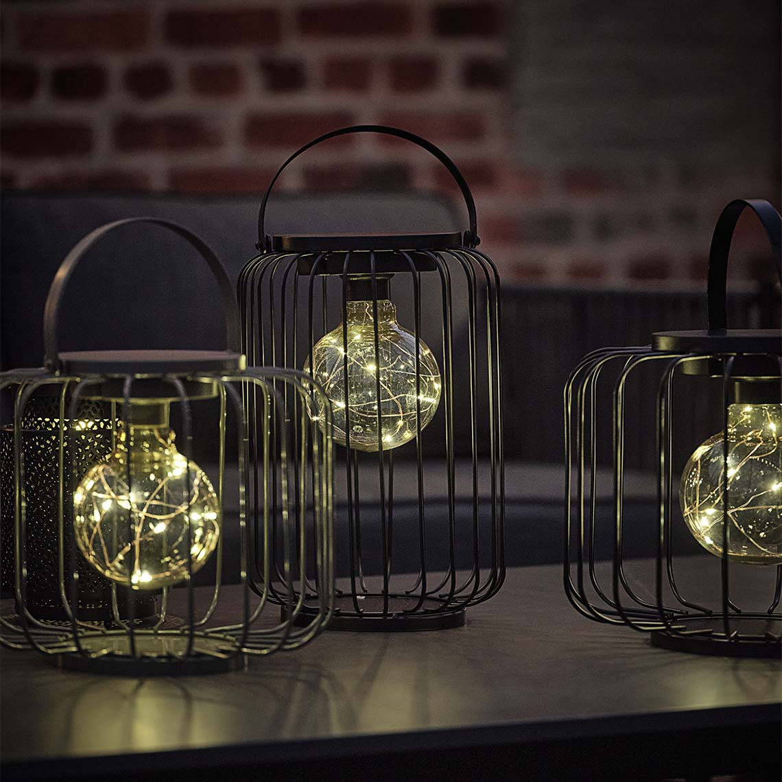 GLENTE – lampada a batteria disponibile in due misure Lampada da esterno con struttura in metallo e lampadina decorativa