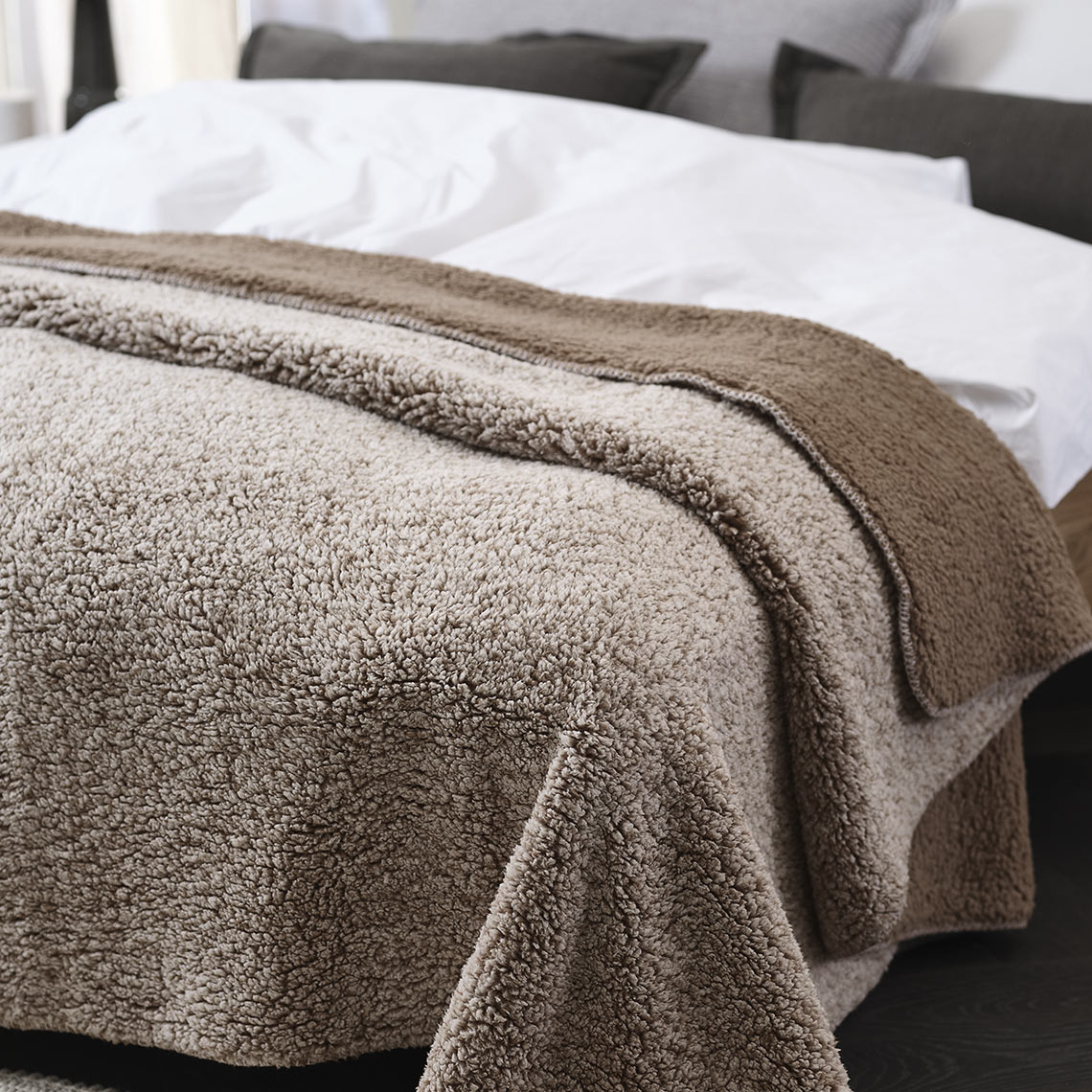 Coperta marrone in pile