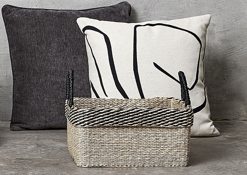Cuscino decorativo HVITVEIS e cestino AGNE Due cuscini nei colori bianco, beige e grigio e cestino